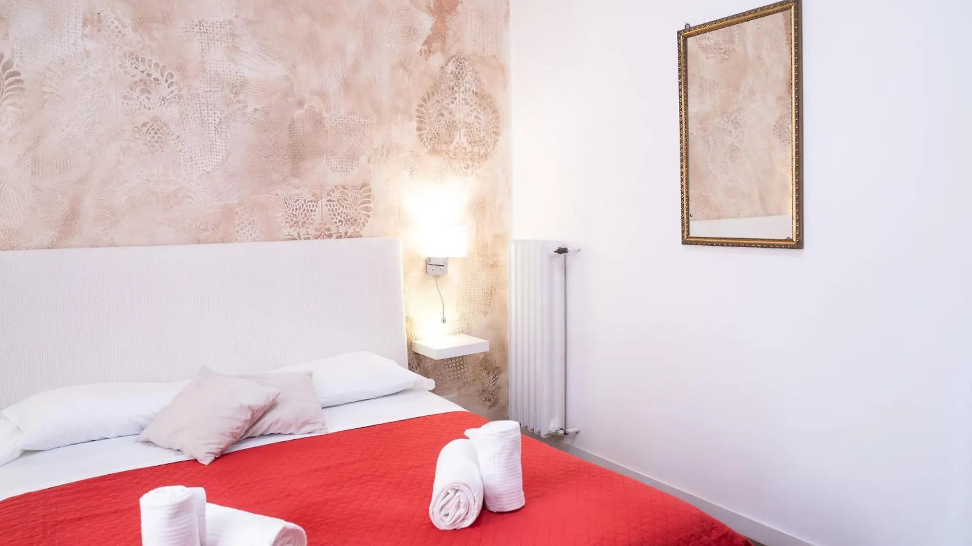Maison Battistini - A Few Stops From The City Centre